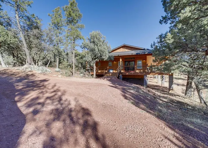 Dom wakacyjny 'lavender Lodge' Mountain-view W/ Deck
